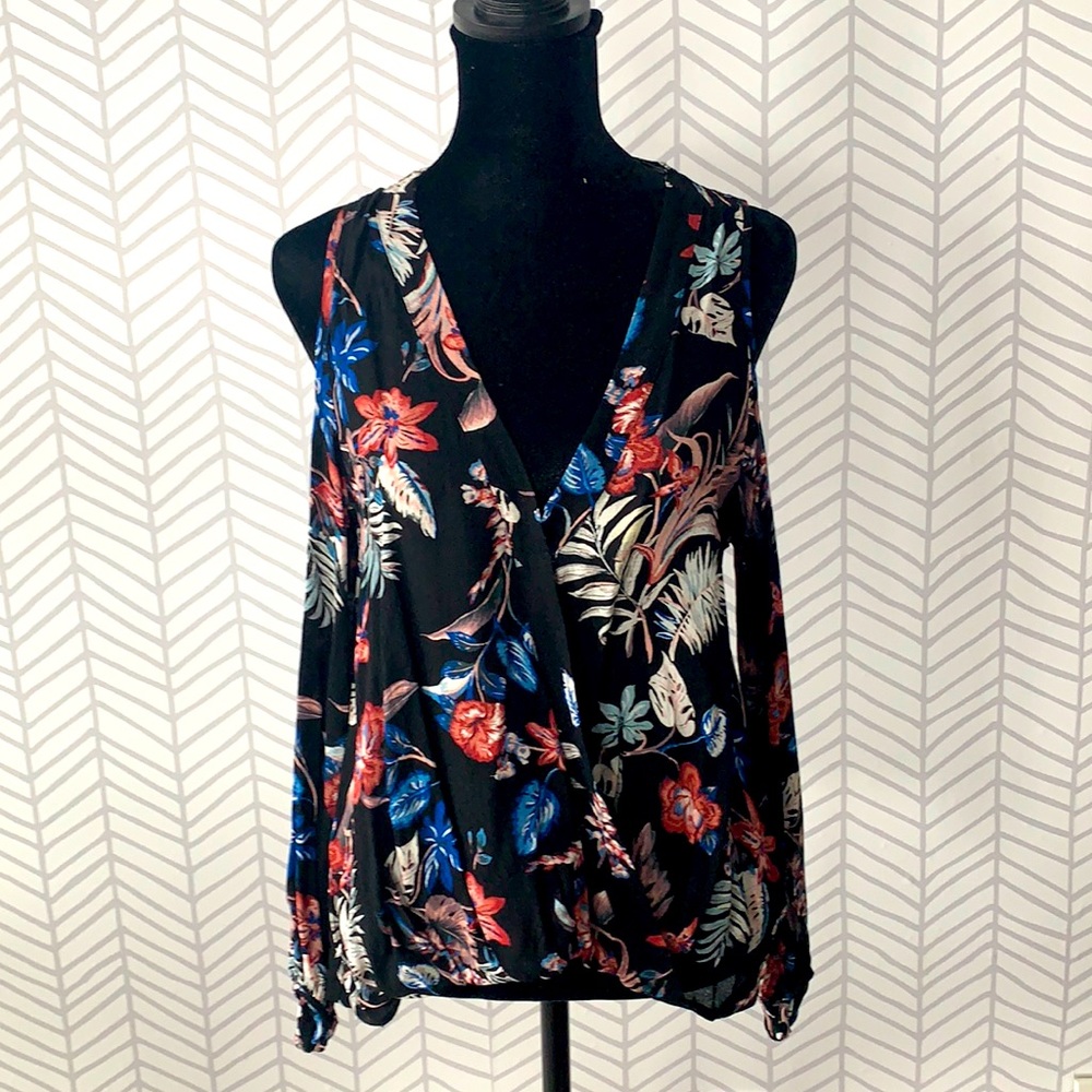 Floral open-shoulder Blouse